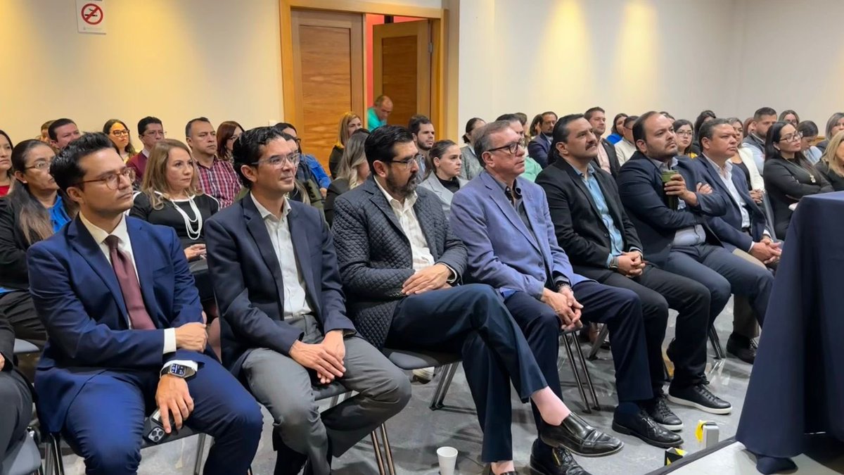 🎉 ¡Celebramos 10 años!

Hoy iniciamos nuestros eventos conmemorativos junto al Poder Judicial de Coahuila con un conversatorio en el que Alberto Binder reflexionó sobre el rol del juzgador en la sociedad contemporánea.

#10Años #Justicia #AlbertoBinder #PoderJudicialDeCoahuila