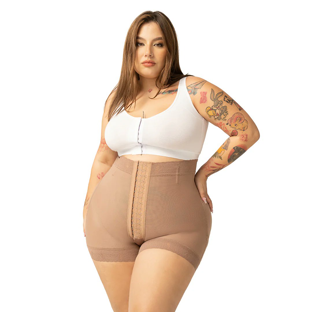 Fayth_Michelle's tweet photo. A strong support girdle will give you a smooth look in your favorite outfit.
#girdle #tummy #fajas
https://t.co/abHYEC6OrO https://t.co/lPokoI33kx