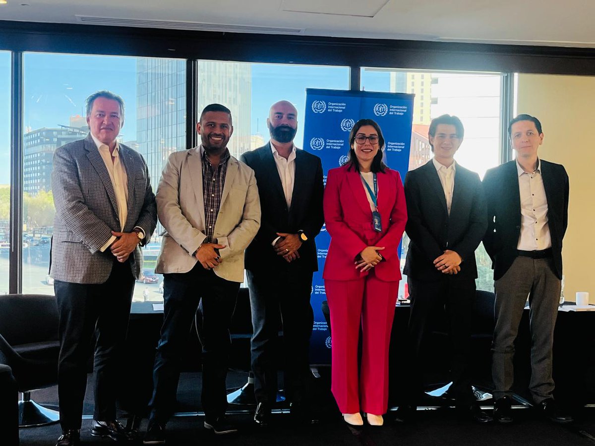 Seminario sobre #TrabajoForzoso para el sector privado en 🇲🇽, la mesa de retos en la industria #automotriz contó con Álvaro García <a href="/Prodensa/">PRODENSA</a>, Fernando Yllanes <a href="/AmiaMexico/">AMIA</a>, Poll Garduno @GIZMexico, Carlos Otero <a href="/MercedesBenzMx/">Mercedes-Benz México</a>, Daniel Corominas <a href="/Nissan_mx/">Nissan México</a> y moderó Andrea Alcaraz