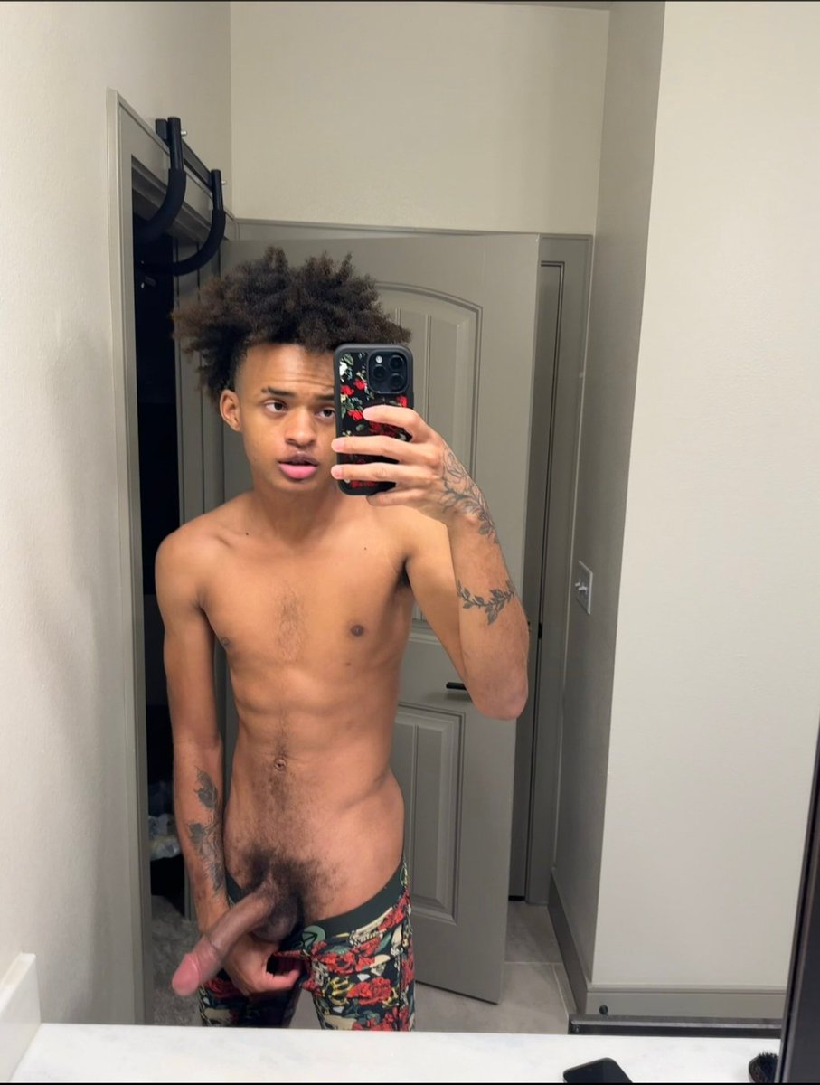 🍆 TOP 1.3% tweet media