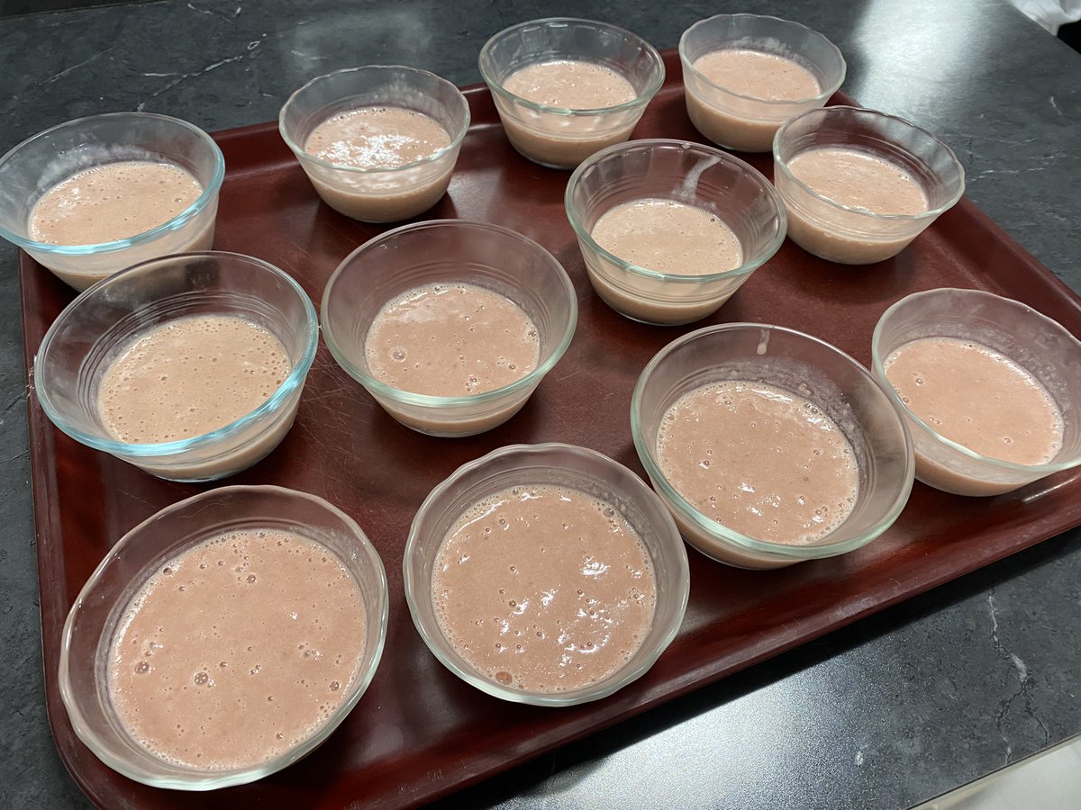 Oh my Acia!!  Students created  Acia Bowls with all the fixings! Fresh fruit, homemade granola, coconut, almond slices, and honey drizzle…