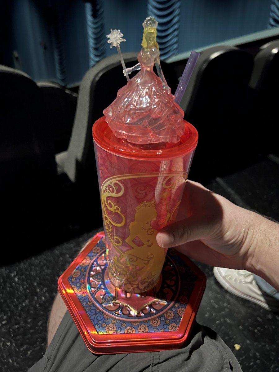 ItzJakeBitch's tweet image. I’ve waited DECADES to see this story. Couldn’t avoid spoilers along the way but there’s gonna be some surprises for me for sure. #Wicked #WickedMovie #FirstTimer #WaitedALifetime #Finally