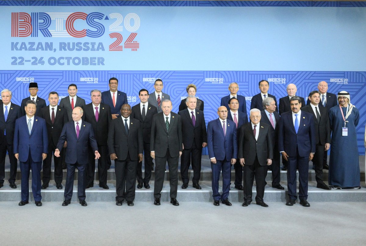 AnibalGarzon's tweet photo. El G7 fracasó reconociendo a Juan Guaidó como el Presidente de Venezuela, y fracasará haciendo lo mismo con Edmundo González. Hoy el mundo no es el G7, es un mundo cada vez más multipolar y Nicolas Maduro si fue invitado a la Cumbre de los BRICS como Presidente de Venezuela https://t.co/BIoH6pQpgY