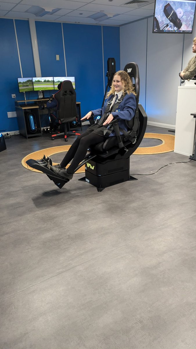 Our Y10 and Y11 Psychology students spent some time at University of Bolton today, exploring the amazing equipment they have on hand and making links to our psychology GCSE curriculum. We can't wait to welcome our wonderful GCSE students to our sixth form! @BoltonUni #WeAreUCS