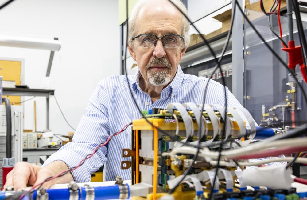 ORNL Energy Science (@ornlenergy) on Twitter photo 5 decades of impact: Larry Seiber has a history contributing to #BigScience—and at <a href="/ORNL/">Oak Ridge Lab</a> he has no intention of slowing down. ornl.gov/news/fifty-yea… 5 decades of impact: Larry Seiber has a history contributing to #BigScience—and at <a href="/ORNL/">Oak Ridge Lab</a> he has no intention of slowing down. ornl.gov/news/fifty-yea…