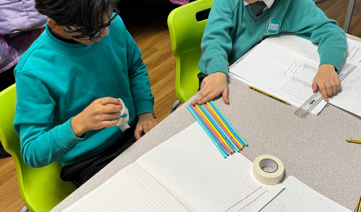 begumtindal's tweet photo. We have some great scientists in 4H🧑‍🔬👩‍🔬! They learnt all about high &amp; low pitch sounds today and even got to make their own panpipes to test out how vibrations work &amp; how the pitch differs according to the length of the straw. How exciting!  @MrKhanArkTindal https://t.co/Xe3EGiZ6d4