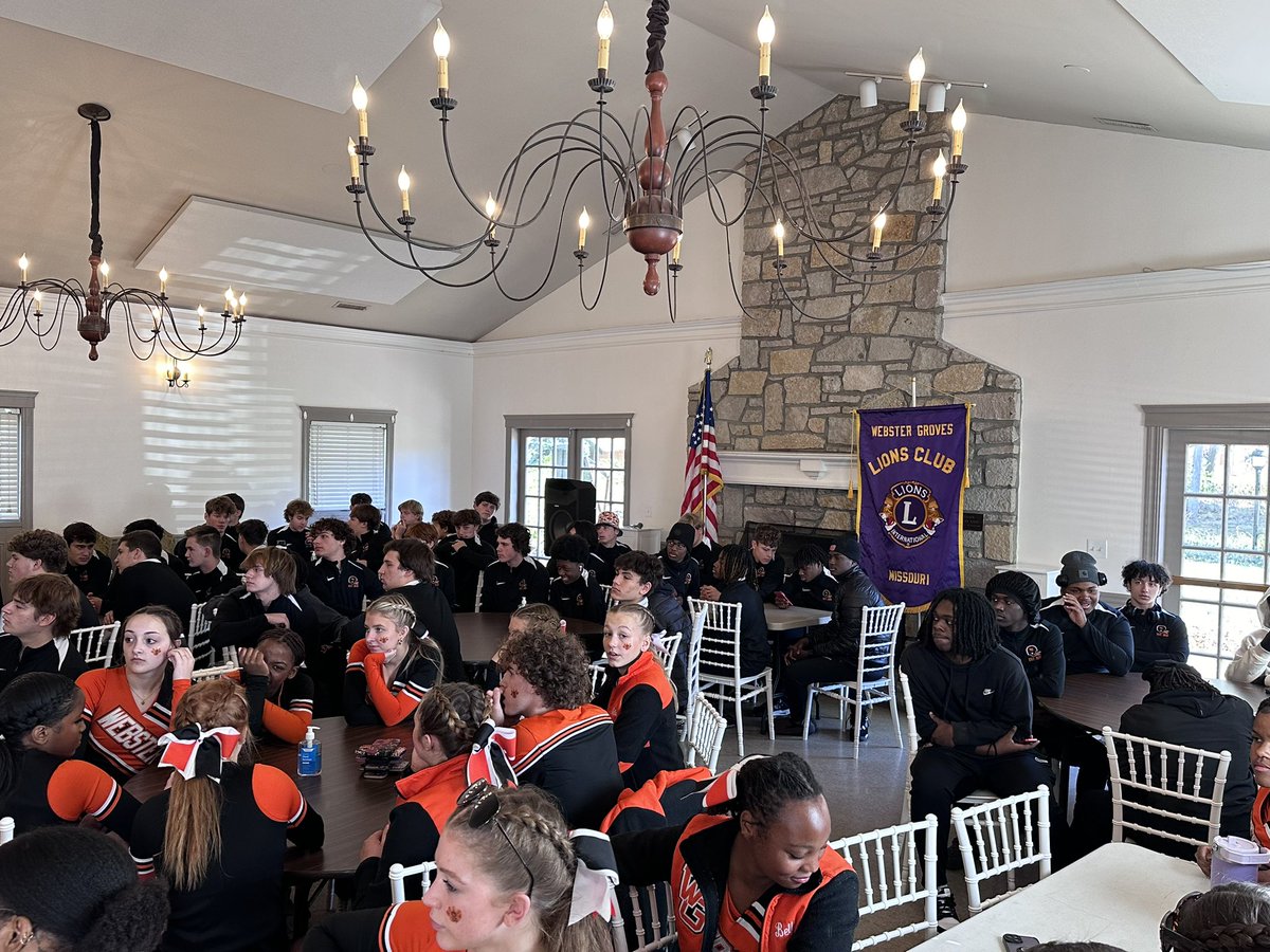 Thank you Lions Club for the delicious luncheon this afternoon!  Webster great Derrick Ming had some excellent advice for our team 🎩