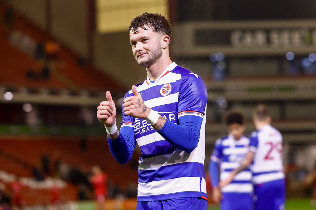 ReadingFC's tweet photo. A performance beyond his years - congratulations on your full league debut Louie 👏

#ReadingFC https://t.co/WlbCfdQPtY