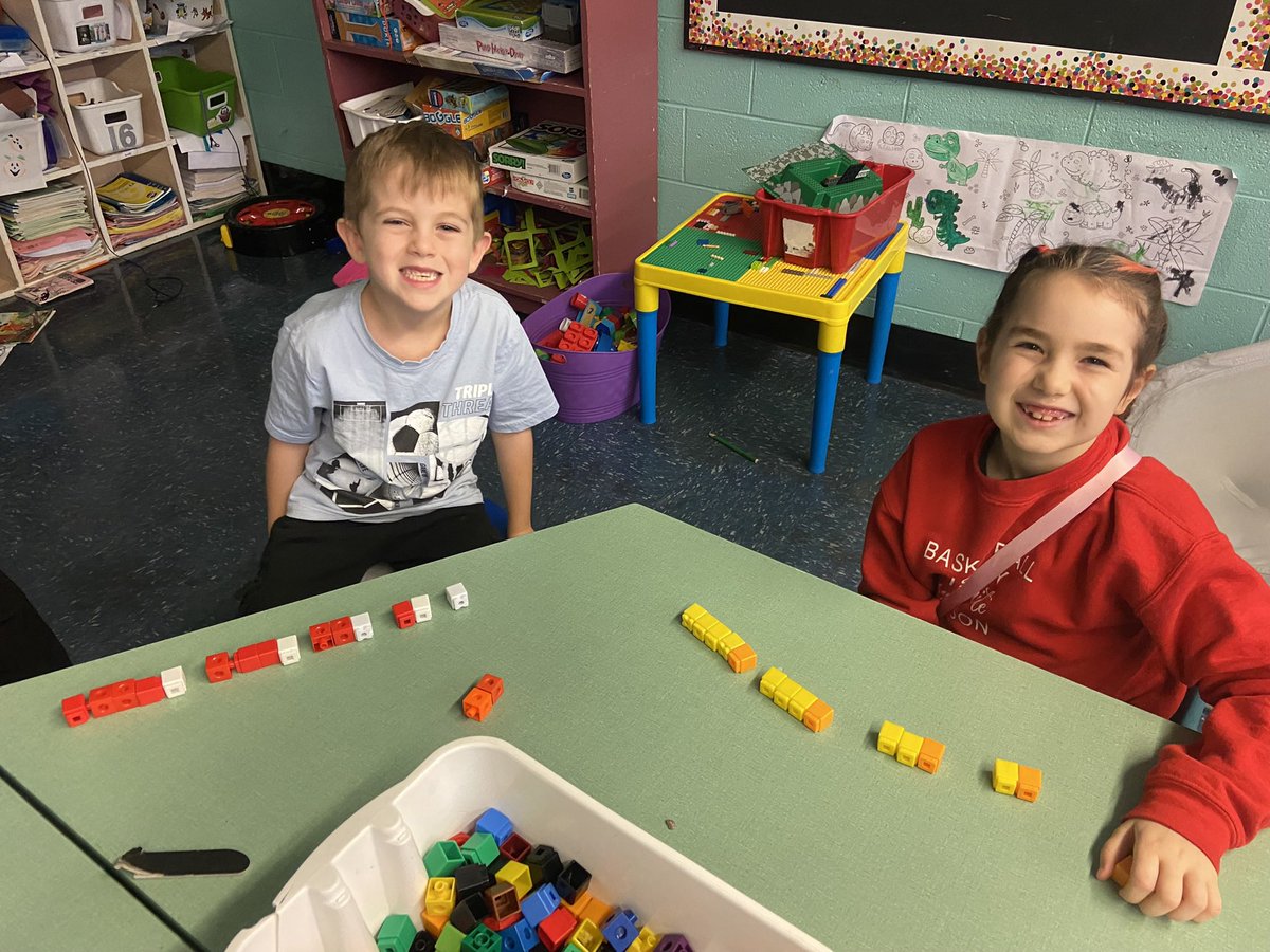 MsOuterbridge's tweet photo. Learning all about growing patterns! @sjboscoschool https://t.co/aAXulbZMVD