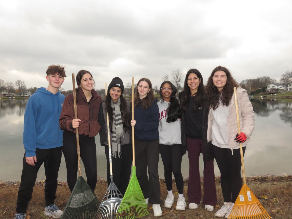 AthensStuco's tweet photo. We recently raked leaves for local residents! https://t.co/nyFViXhFYg