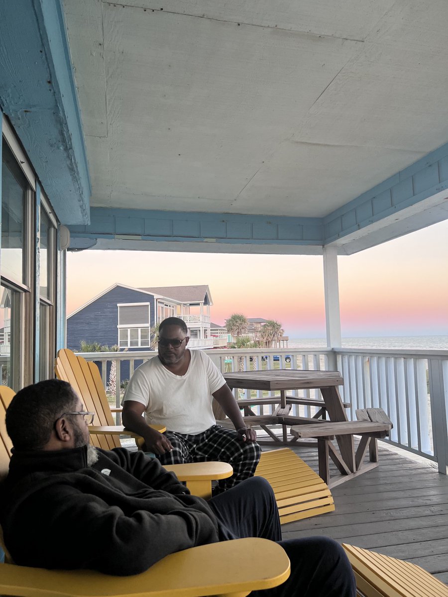 JimmyT4k's tweet photo. 3 vets enjoying life. Don’t sleep on Galveston 😎 https://t.co/7EqupLlP4T