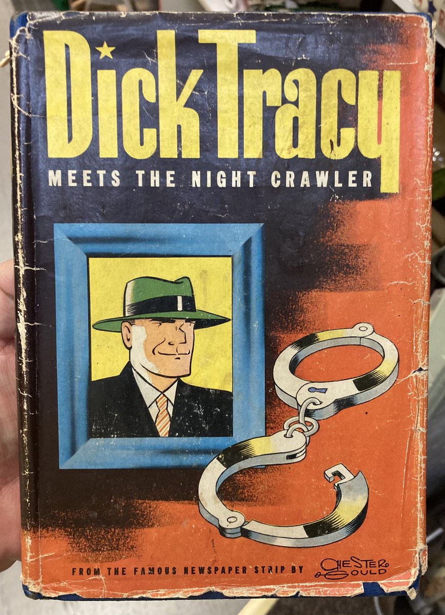 Smile!  Both framed.   #sidebyside

- RT <a href="/schmidtiglesias/">Schmidt Iglesias</a> Portrait. 26-11-2024.
- Dick Tracy portrait