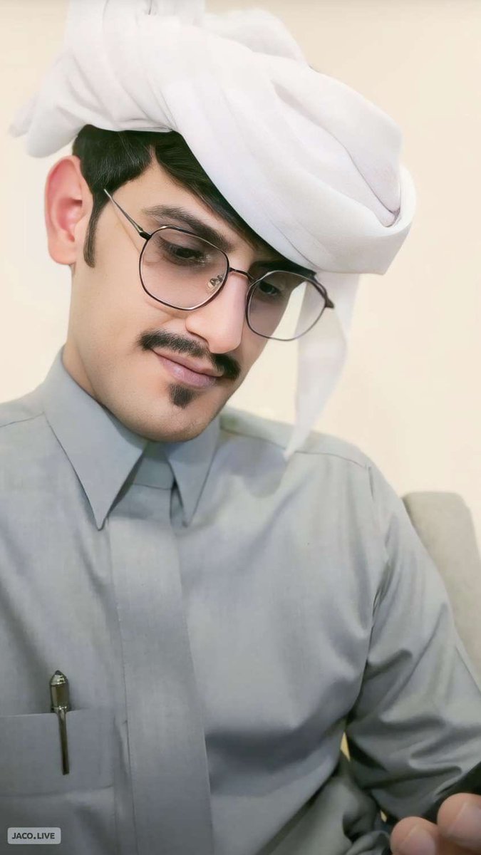 مجاهد النفس أقسى من جهاد الحياه
 ما بين عقلٍ ثقيـل و بين قلـبٍ خضـر