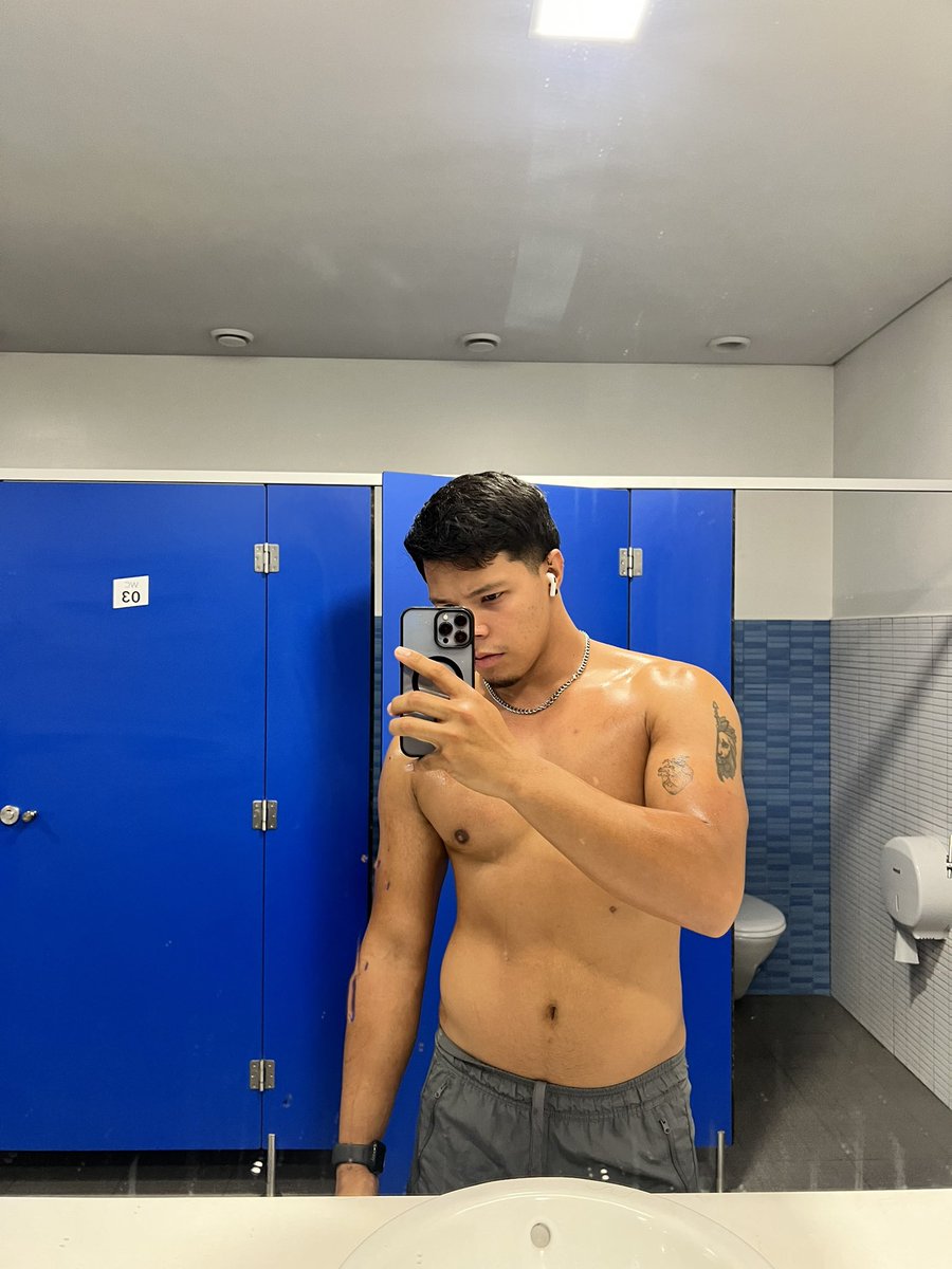 Boy190900's tweet photo. Com/sem🌙 https://t.co/Nf6vkyncck