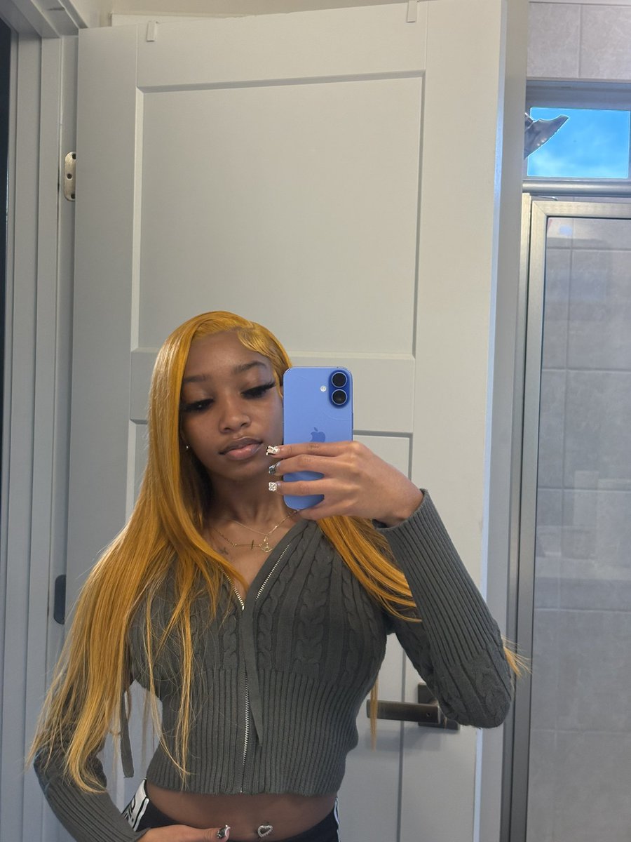 ad0remeee's tweet photo. 👩🏾‍🦰👩🏾‍🦰👩🏾‍🦰👩🏾‍🦰 https://t.co/A0WA2fUiKb