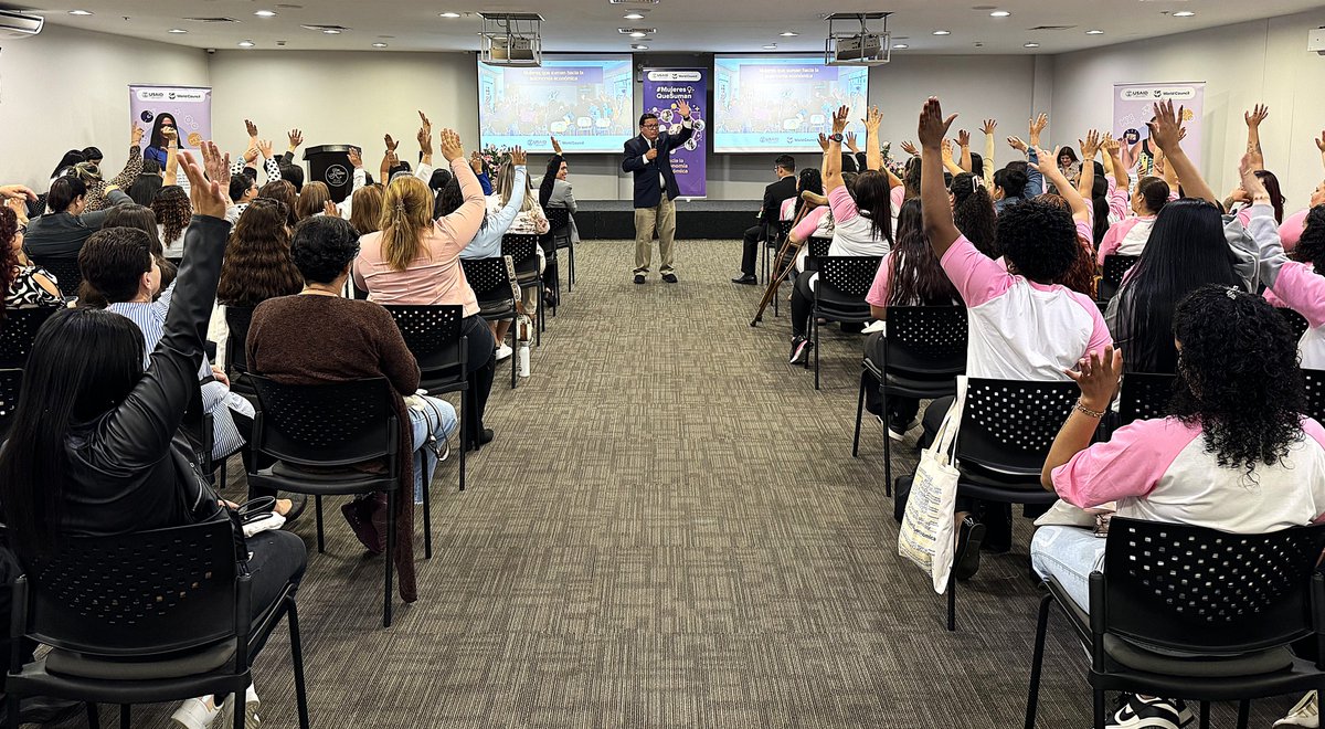 WoccuPie's tweet photo. #MujeresQueSuman 🧡💜| Más de 120 beneficiarias, de los distintos programas del EIP de @USAIDPeru y @WOCCU, junto con nuestros aliados, se reunieron hoy en un evento enfocado en ampliar oportunidades económicas para las mujeres e impulsar su autonomía e independencia. https://t.co/1DtdPG7AFn