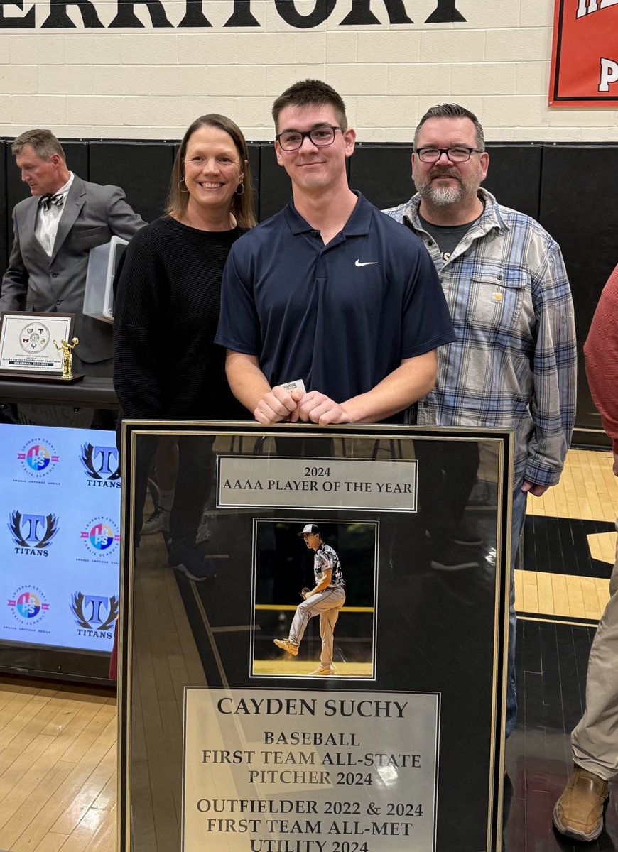DomHighBaseball's tweet photo. Our program was able to celebrate Cayden Suchy #HookC and Ben McCormick #WarEagle today as they were inducted into @DominionLcps Wall of Fame! Congrats Ben and Cayden! We are all proud of you! #dombats #family #walloffame @TitanAthletics2 ⚪️⚫️⚾️💪👍 https://t.co/Y5rJEKBq7U