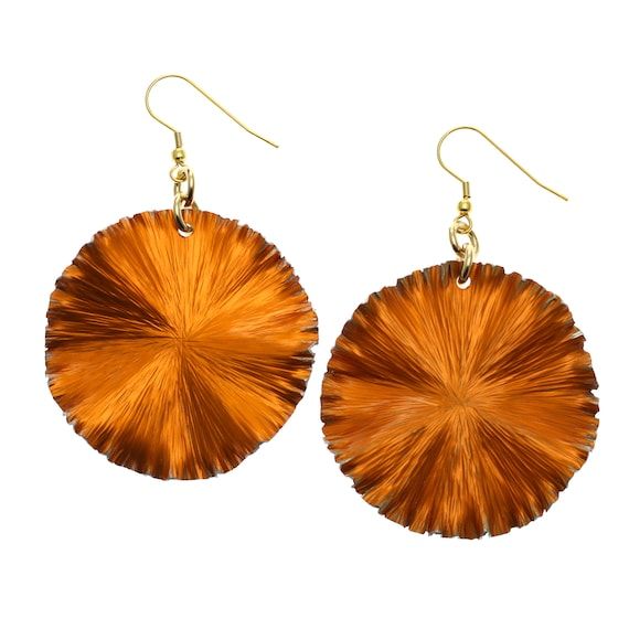 JohnSBrana's tweet image. Brighten up your 10th wedding anniversary with our Orange Anodized Aluminum Lily Pad Earrings—a cool and vibrant gift she'll love! 🧡🍂 

Daily Jewelry Tips 👉🏼 @johnsbrana.

#10thAnniversaryGift #OrangeEarrings #JohnsBrana
buff.ly/3CK95ZU