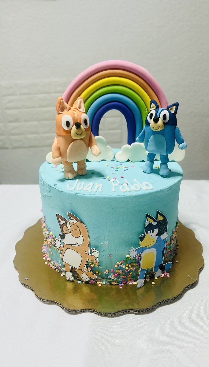kamilcake's tweet photo. Celebra a tu peque con su pastel🎂
 de Bluey Bingo🤩

Felicidades “Juan Pablo “

#BlueyCake #pastelespersonalizados #pasteleriaartesanal #PasteleriaGourmet #pasteleriacreativa #kamilcake https://t.co/glcxmeVXHr