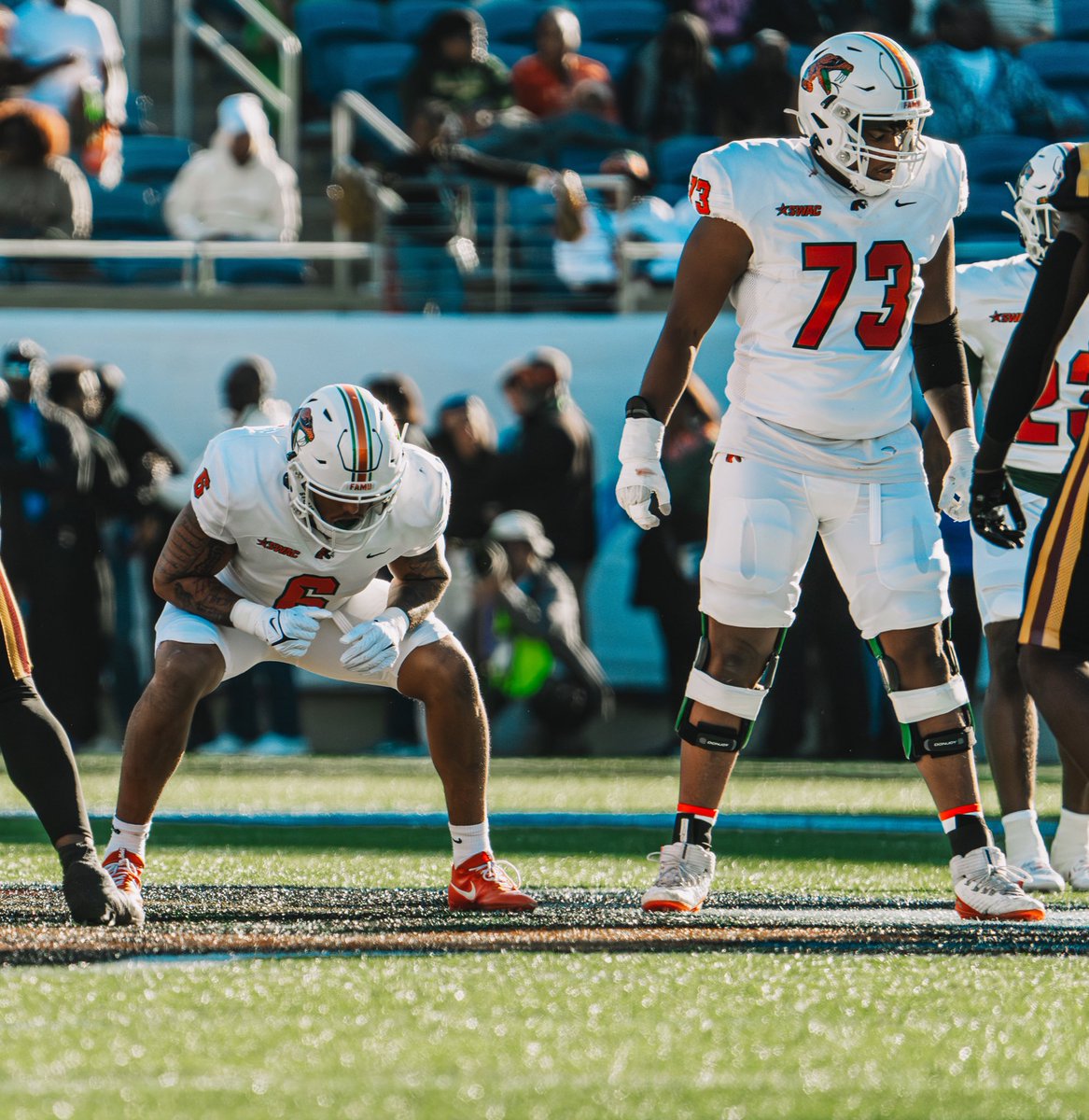 Ko6ys__'s tweet image. LIFE! #YVL