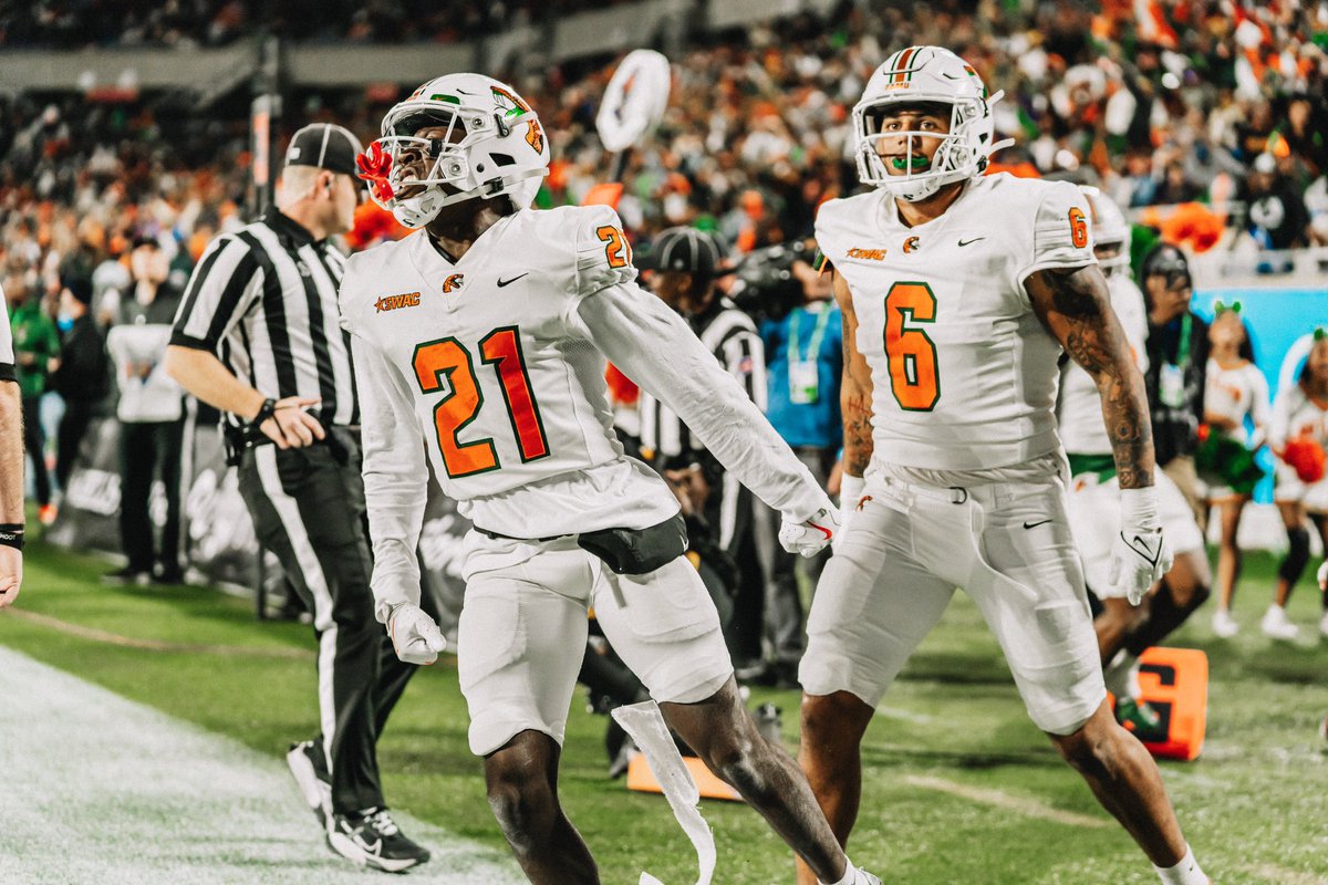 Ko6ys__'s tweet image. LIFE! #YVL