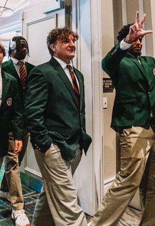 Ko6ys__'s tweet image. LIFE! #YVL