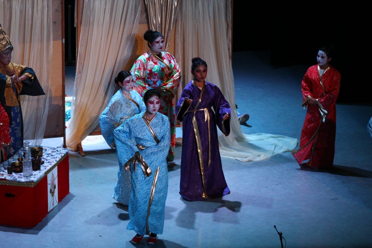 MikeBaltz_00's tweet photo. Más de 500 actores, un mismo objetivo: educar y transformar a través del arte. Así se vivió el Encuentro Nacional de Teatro. ¡Gracias por ser parte de esta experiencia única! 🎭 #ElTeatroQueEduca https://t.co/RZQSvjXx4C