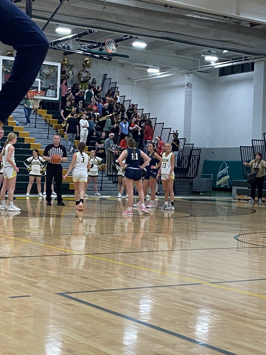 Bailey Owen’s tough finish for a 3 point play!