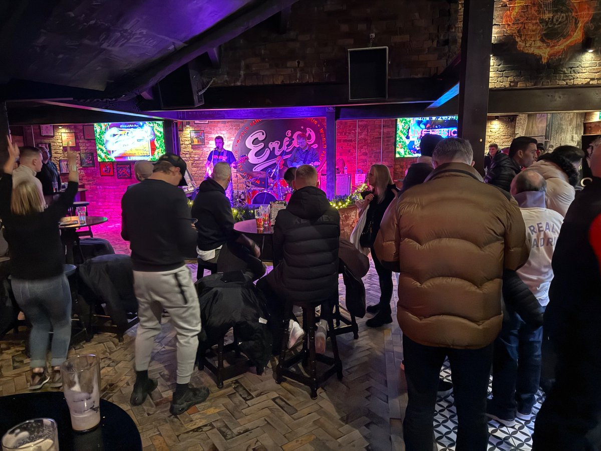 AF⚪️🟦🟨 tweet media