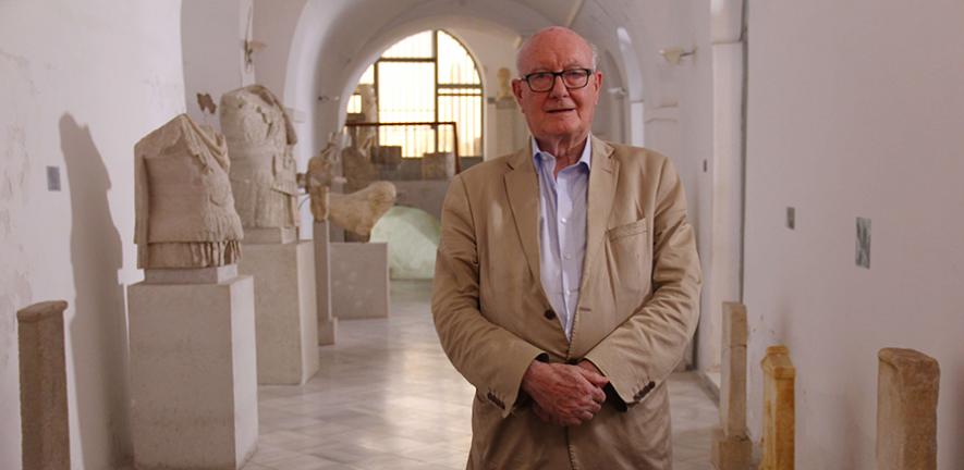 To honor the passing of Colin Renfrew I'm revisiting some of his important work on the illicit antiquities trade over the years.   

A thread...