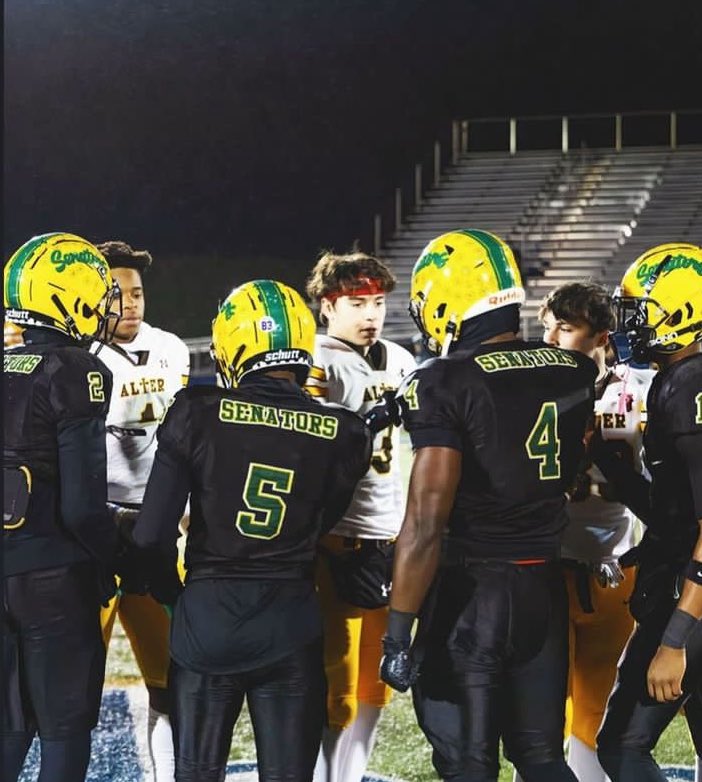 RobertKelly05's tweet photo. State semi finals Loading !!! #RingUs @CoachTy_1 https://t.co/55KTr6qcfL