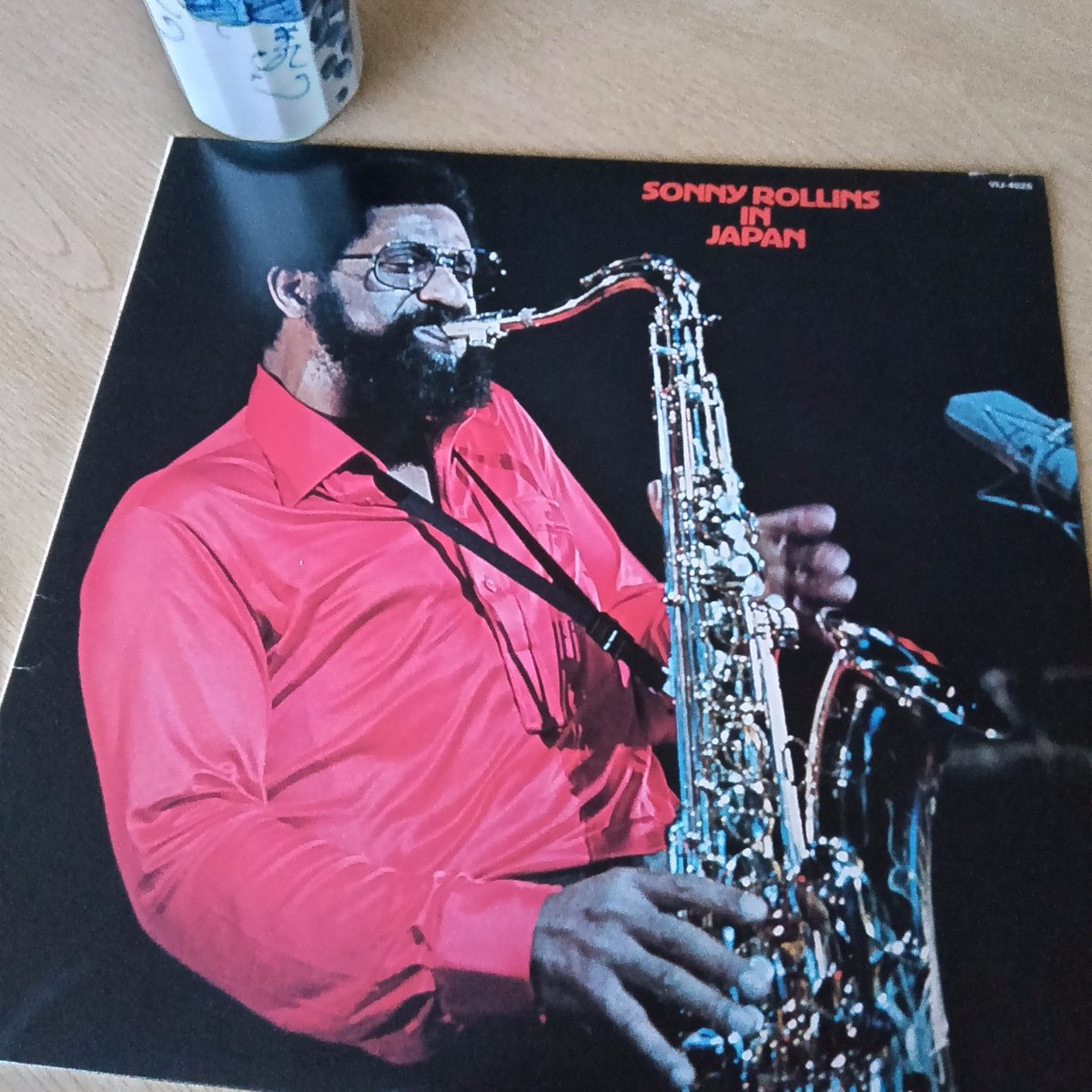 visionopt1's tweet image. #留萌　小雨9℃
#SonnyRollins
1973年、北海道にも様々な音楽グループが来道、目白押し公演が続いた。この時のS・ロリンズ・ツアーは札幌市民会館、今のカナモトホールのステージ。縦横無尽に吹きまくり感動の嵐だった。94歳今も健在！
#jazz
土田悦也