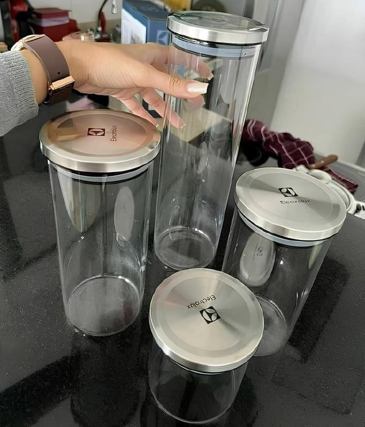 xetdaspromocoes's tweet photo. POTES LONGOS E GROSSOS INOX

Conjunto C/ 4 Potes Herméticos De Vidro Tampa Inox Electrolux

De R$ 129 por R$ 89
https://t.co/GKQHZKmgGL https://t.co/vHyIRywBVu