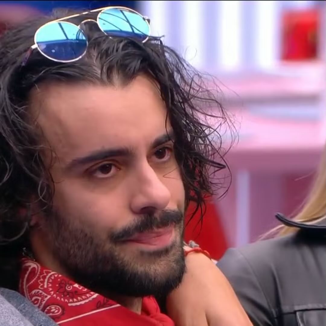 sugarcriminal's tweet photo. Es Ruvens MALA persona?

🔁 No
❤️ Si
#GHLimite12 #GH27N https://t.co/6nfDya4mUy