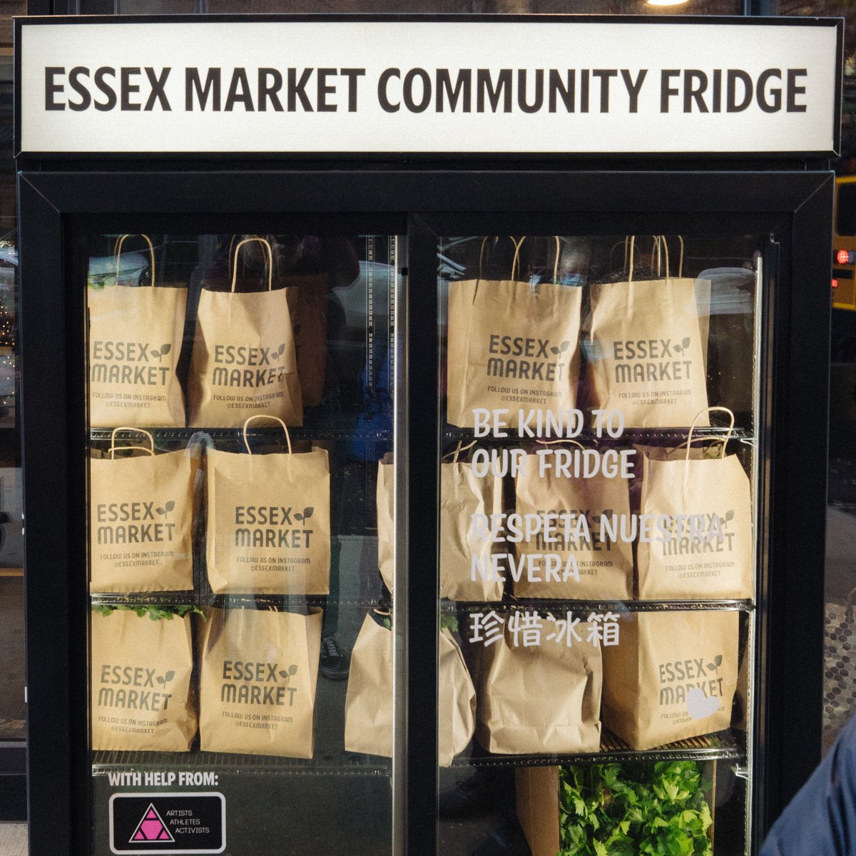 EssexMarket's tweet image. Thanks to @NYCEDC and @lowereastnyc for their help packing grocery bags for our Thanksgiving grocery distribution! We were able to give away 100 bags of groceries to make sure our community has food for Thanksgiving.

#NYCPublicMarket #EssexMarket #CommunityFridge