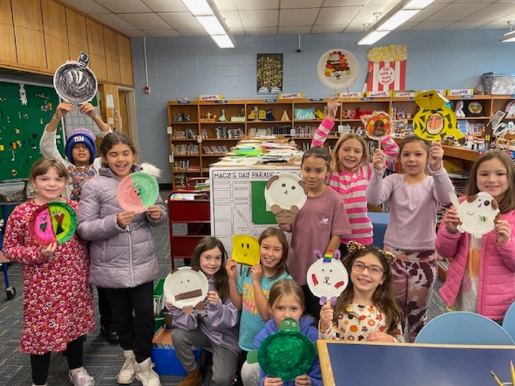 StonyBrookElem's tweet photo. In Library/Media this week, grades 3-5 used STEM to create balloons for the Macy's Thanksgiving Day Parade. Students created their own parade float &amp; we also introduced our new LEGO WALL!! Thank you, PTA and Maintenance Team for making the dream a reality! ♥️🐬#sbhasheart #sbrt https://t.co/Tp9szomMVk