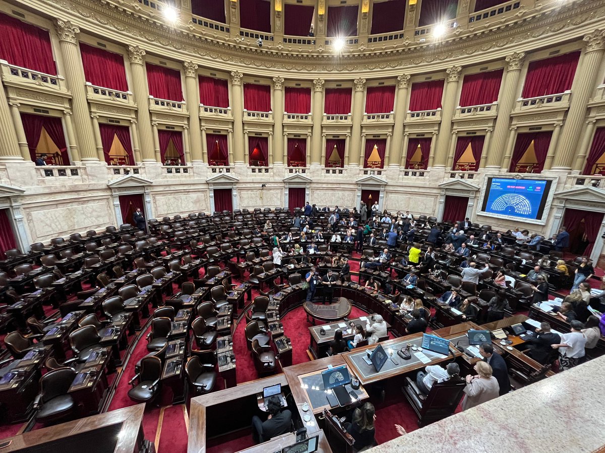 JProArg's tweet photo. El kirchnerismo y sus aliados volvieron a demostrar que prefieren cuidar sus privilegios antes que garantizar transparencia y democracia en los sindicatos para cuidar de verdad a los trabajadores y no usarlos. No nos sorprende. 

Desde el PRO seguiremos dando la batalla👊🏼 https://t.co/V77UglgJVB