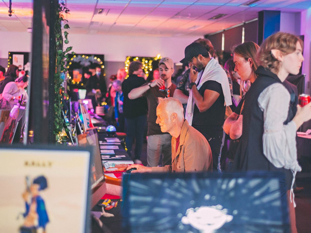 Congratulations to all our Digital Creativity Foundation students who celebrated their end of year last week with their own exhibition 'Resonance'. 

We are so proud of the hard work these students have put in and hope to welcome many of them back to our bachelor programmes!