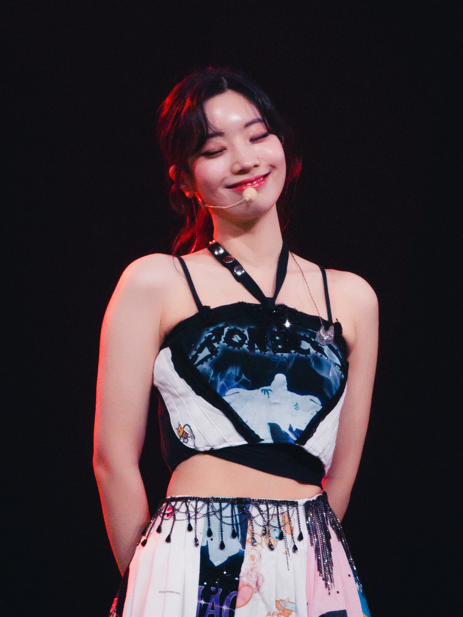 Sup3rJT's tweet photo. TWICE DAHYUN - AMAZON MUSIC LIVE
Shot with Samsung Galaxy S23 Ultra
Photographer ig account- @sup3rdreamer
#Dahyun #Twice #트와이스 #トゥワイス #다현 #ダヒョン #AmazonMusic #kpop #jyp #jype #music #concert #live #davely #TWICExAmazonMusic
https://t.co/8M3U7I8wgz https://t.co/25frrAzrRW