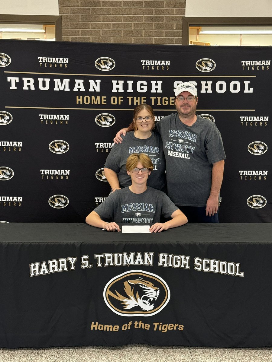 BTSDAthletics's tweet image. Truman Baseball players Nate Gilson (Kings College) and Kevin Pickard (Messiah) officially committed to play at the next level! Congratulations to two outstanding student athletes and Tigers!Congratulations guys!
@SOLsports @TrumanTigerBTSD @lblegion @fallsbaseball 
#btsdtigers