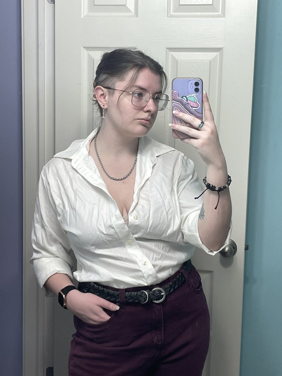 CryBaby_Charlie's tweet photo. tried on one of keshon’s old button ups and it’s my shirt now https://t.co/CFW61OMK9v