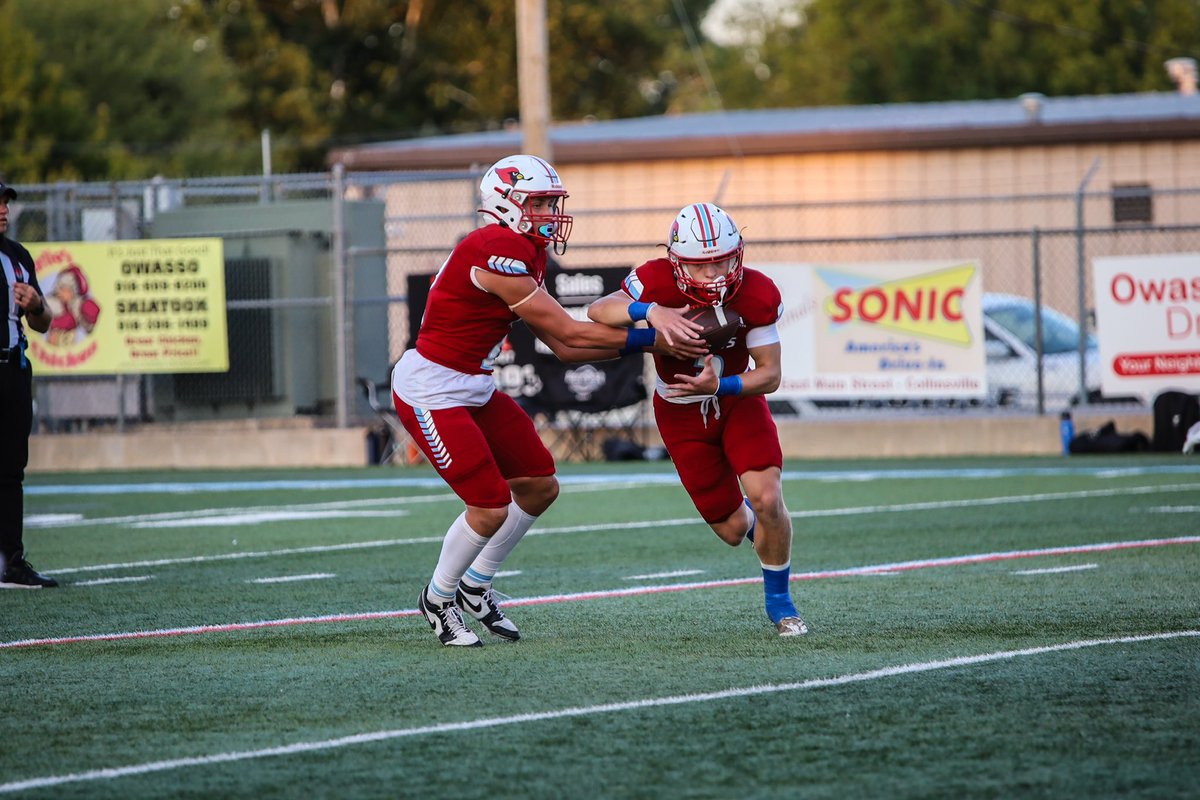 Junior season✅
Thank you seniors for everything
Full Season stats(10 games played)-
|1,549 rushing yards| 
28 total touchdowns|192 carries|8 yards per carry| 2 INTS| #ETC 
<a href="/CVilleCardsFB/">Collinsville Cardinal Football</a> <a href="/Coach_TDaniels/">Tony Daniels</a> <a href="/CoachJames3/">Cory James</a> <a href="/PrepRedzoneOK/">Prep Redzone Oklahoma</a> <a href="/okprepsextra/">OK Preps Extra</a>