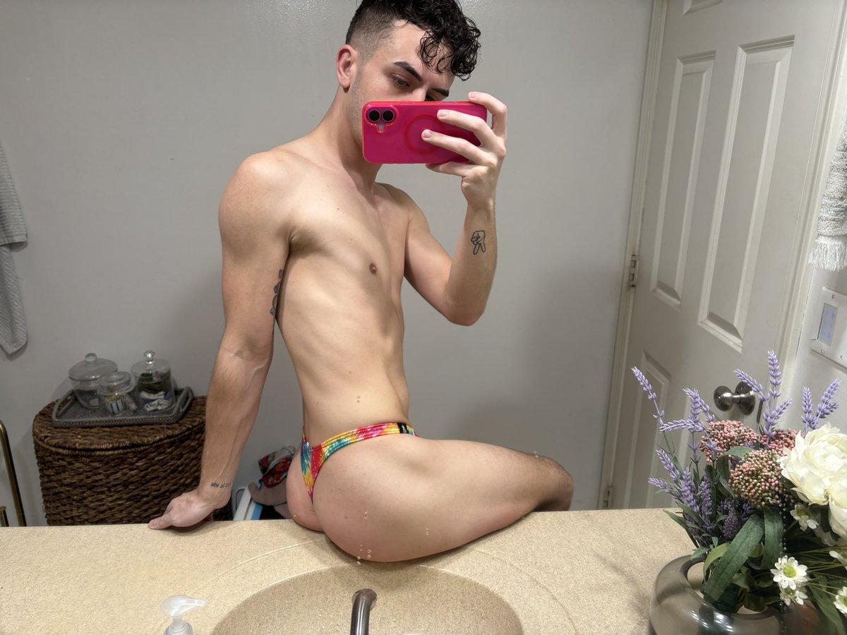 dan5iel_'s tweet photo. eat it up 😝 https://t.co/hJ4n5BKTmR
