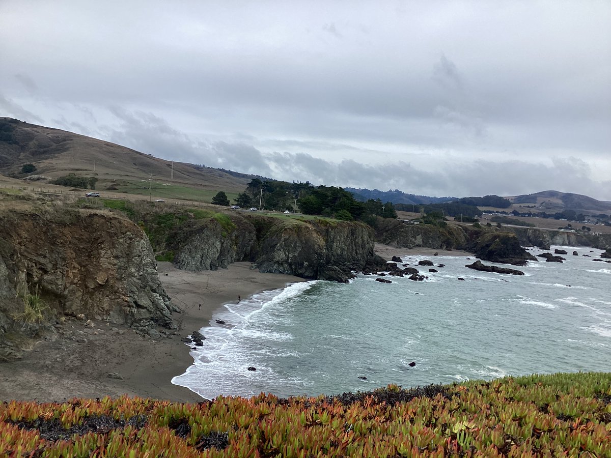 ObeyGodoverman's tweet photo. I recently visited the Shadow of a Doubt (1943 movie) house &amp; train station, The Birds (1963 movie) school house &amp; Salmon Creek (beach). https://t.co/JxvS9kKCUb