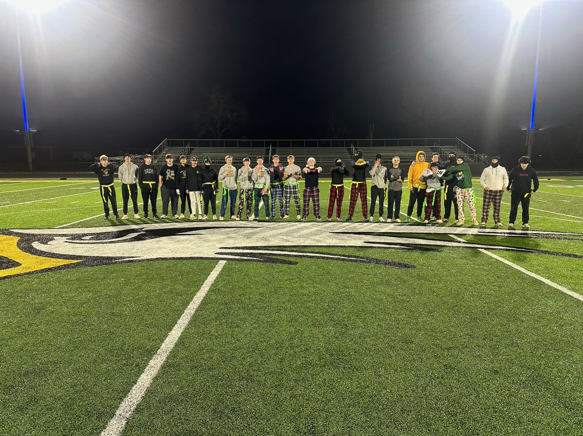 KyNbhs's tweet photo. Team Knopp takes home the Ship in the Annual Turkey Bowl tonight at NB!
Great competition and a lot of fun and laughs for all!
Sure am thankful to be a part of the program with these coaches and players!
Happy Thanksgiving from our program to all of you!
#NBProud https://t.co/l5OIUfl8VZ