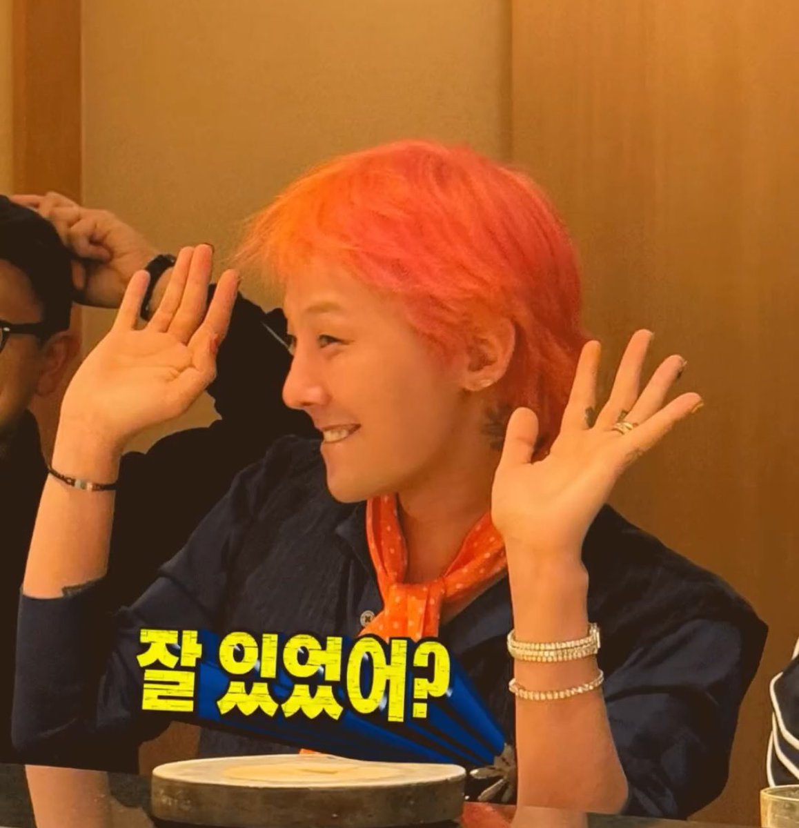 yonniii8's tweet photo. 첫 눈 선물로 고양이가 끼부리는거 구경 https://t.co/9clLpC0wFi