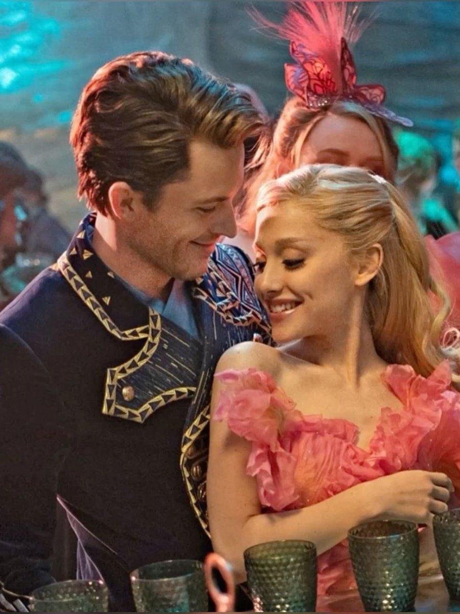 peterfemmejay's tweet photo. they're tethered (the comphet lesbian and the guy she was using for popularity are actually platonic soulmates and both date the bi girl they're both head over heels for) https://t.co/xZD7CvD7NW