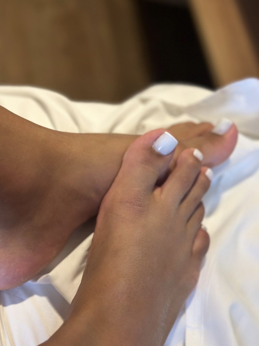 Acabei de gravar no banho e aproveitei dei uma massagem muito Gostosa nos  meus pezinhos 👣🙂‍↔️👅 , lik abaixo 👇

onlyfans.com/kettlynoliveer

privacy.com.br/@KetlynKaliffa  🎀