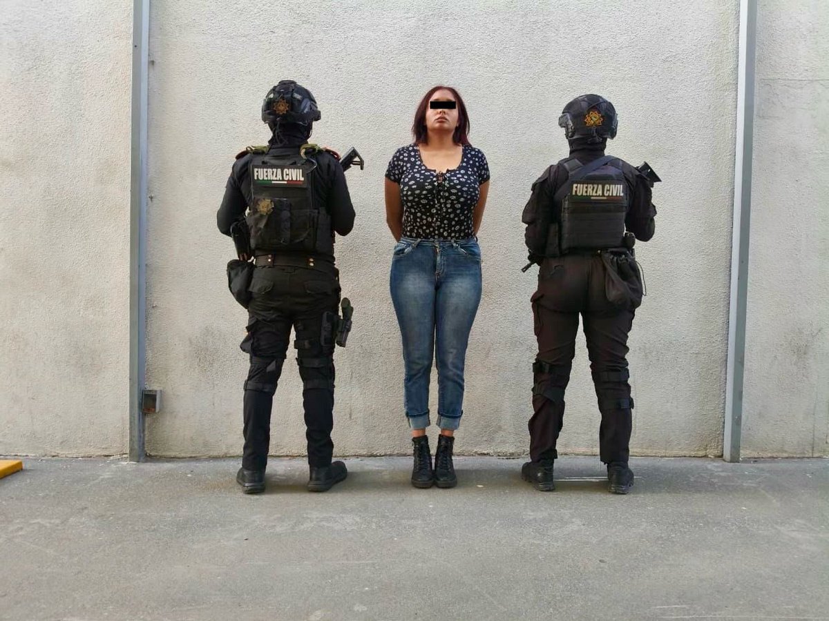 rayelizalder's tweet image. De policía de Escobedo a presunta narcomenudista….

Nidia “N” también conocida como la “Polisexy” fue capturada por Fuerza Civil en calles de la colonia La Providencia, donde los policías la detectaron en las calles Jesús Ayala López y Margarita, en un auto Sentra, que coincidía…