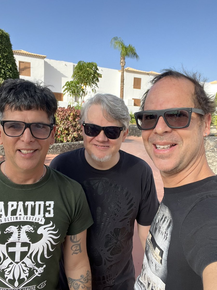 Zapato3's tweet photo. Listos para Barcelona y Madrid. Entradas agotadas!!!! Gracias 🙏 https://t.co/6Q8DkVNEPY